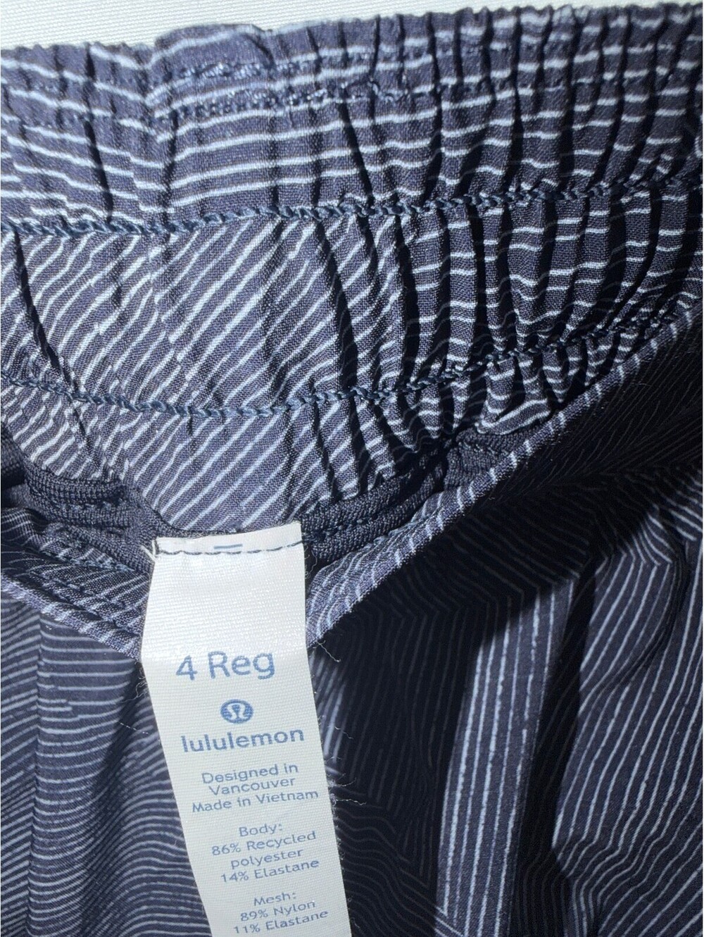 Lululemon Women's Athletic Running Shorts Size 4 Regular - Picture 2 of 3